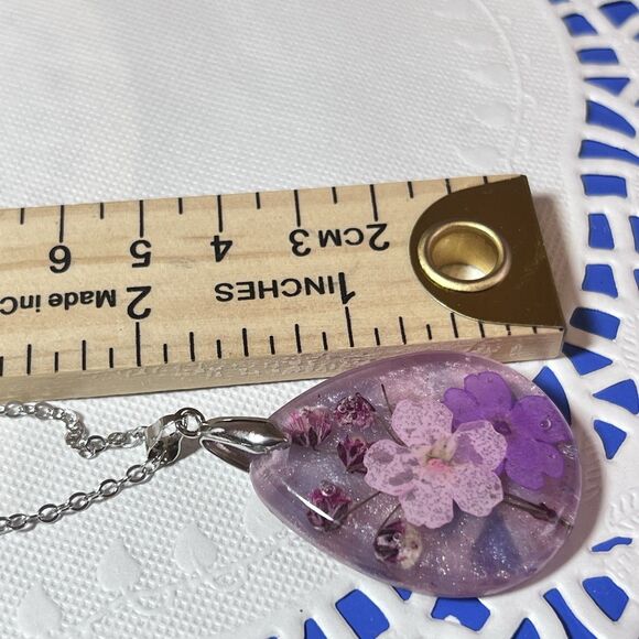 Colorful Pressed Flower Lavender Teardrop Pendant Necklace Resin 18" Chain - Picture 7 of 8